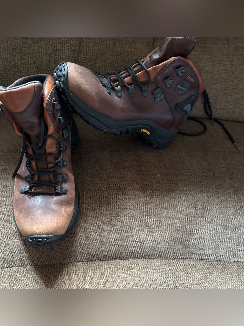 Merrell Womans Size US 8.5 Chameleon Gore-Tex Vibram Brown Leather Hiking Boots
